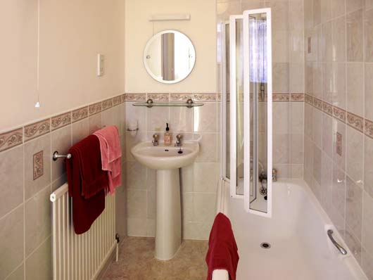 Photograph of bathroom in bedroom 5